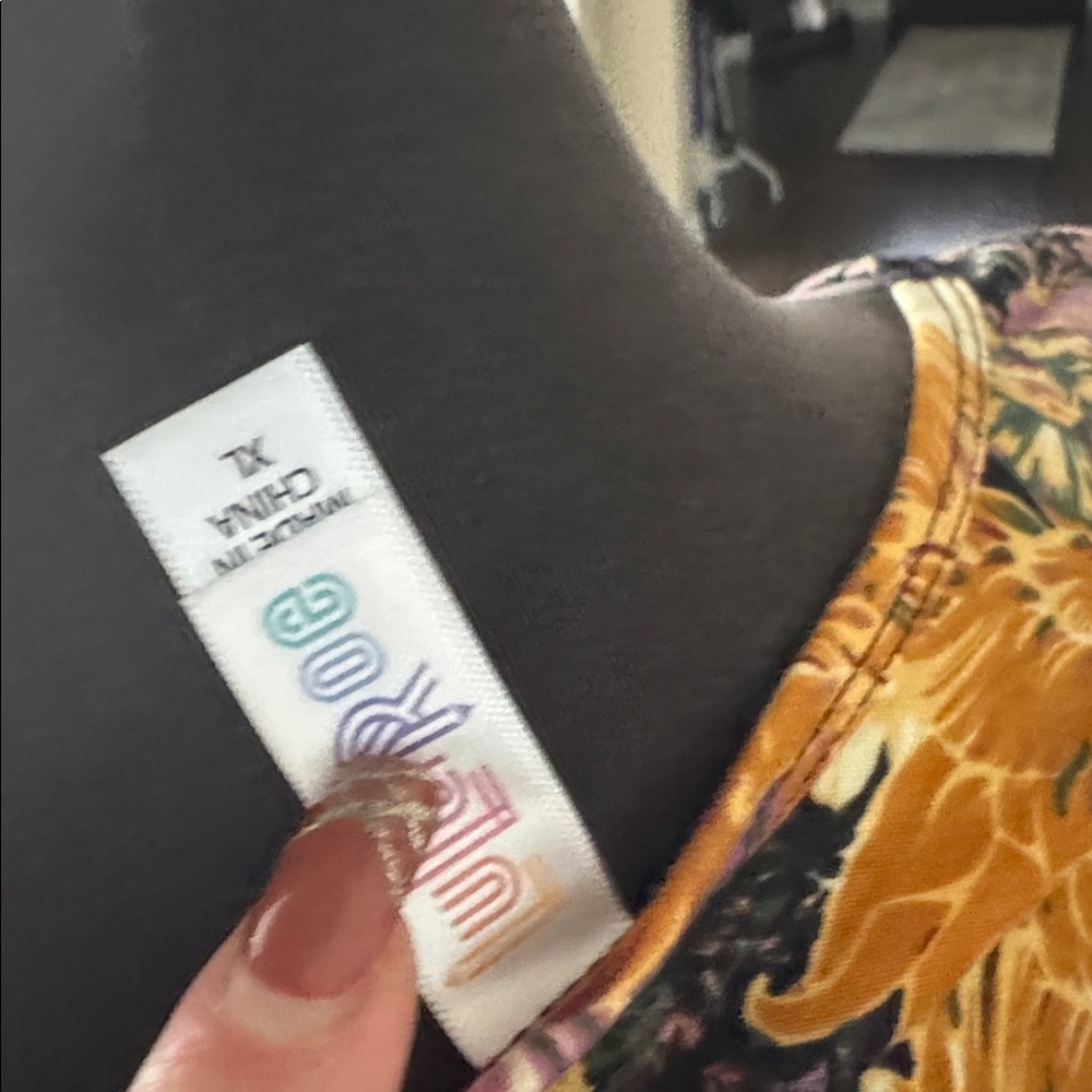 LuLaRoe  classic T 
Sz XL - Picture 7 of 7